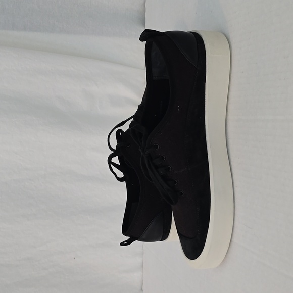 Vince GRADY  LOW TOP  black and white sneakers sz US 8 EI 38 - Picture 9 of 11